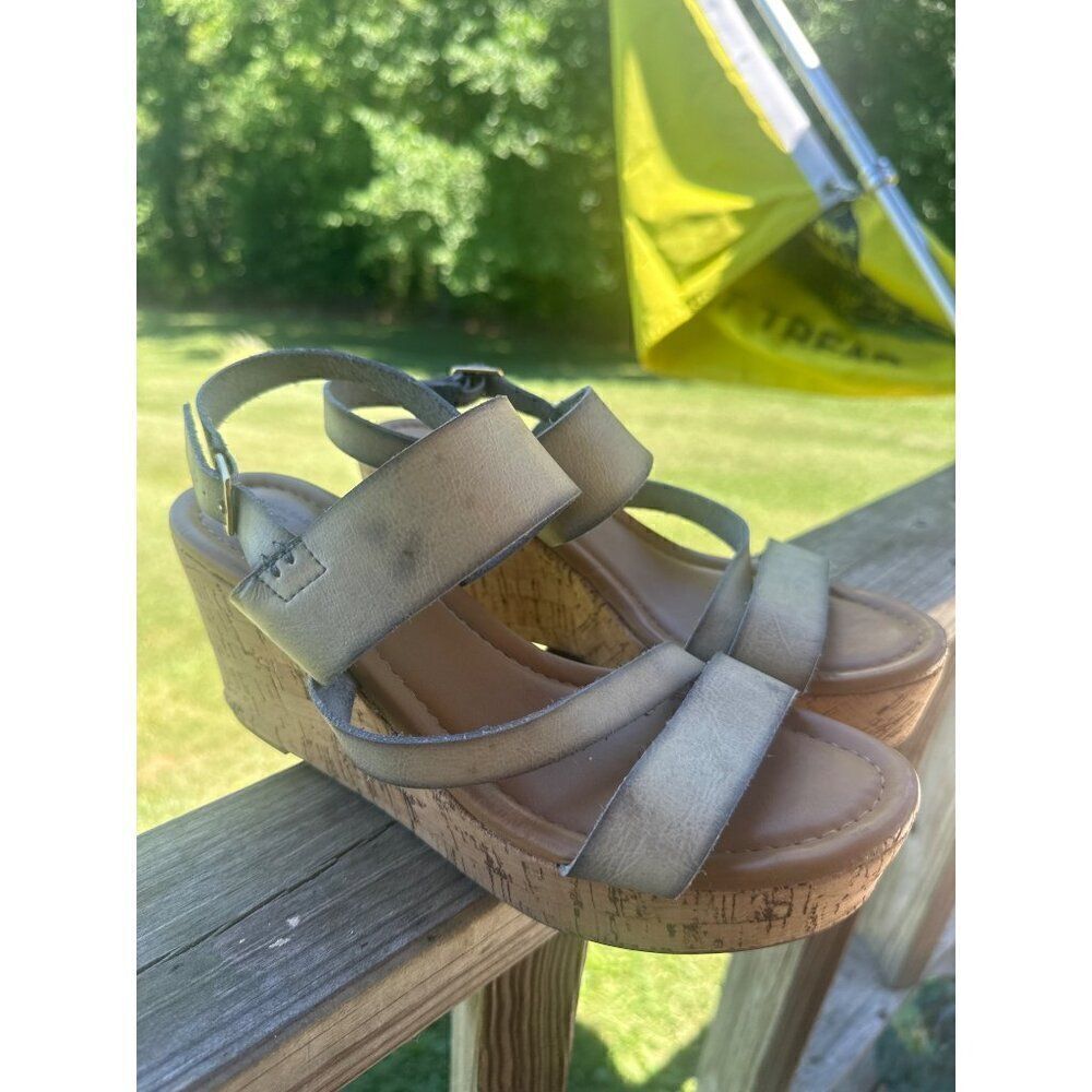 G.H. Bass Gracie Wedge Sandals Size 8